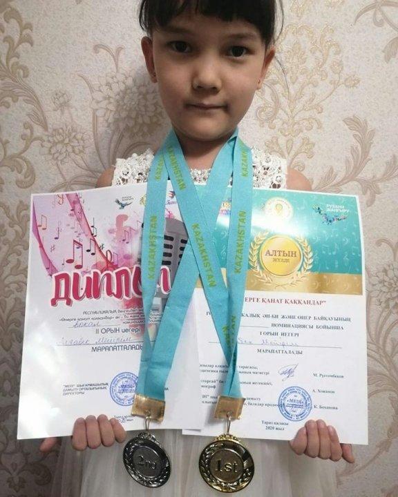 IV Республикалық ән-би және өнер байқауында 2"Б" сынып білім алушысы АЛҒАБЕК МЕЙІРІМ вокалдан ІІ орынмен, хордан І орынмен марапатталып, Түркияға жолдама ұтып алды. Құттықтаймыз!!!